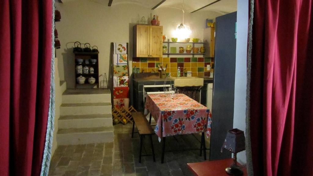 Maison D'Hotes La Boca Sommieres Room photo